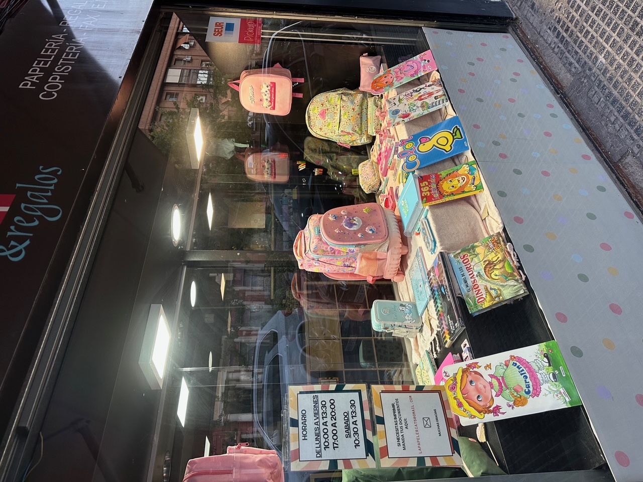 LA PAPELERIA Y REGALOS