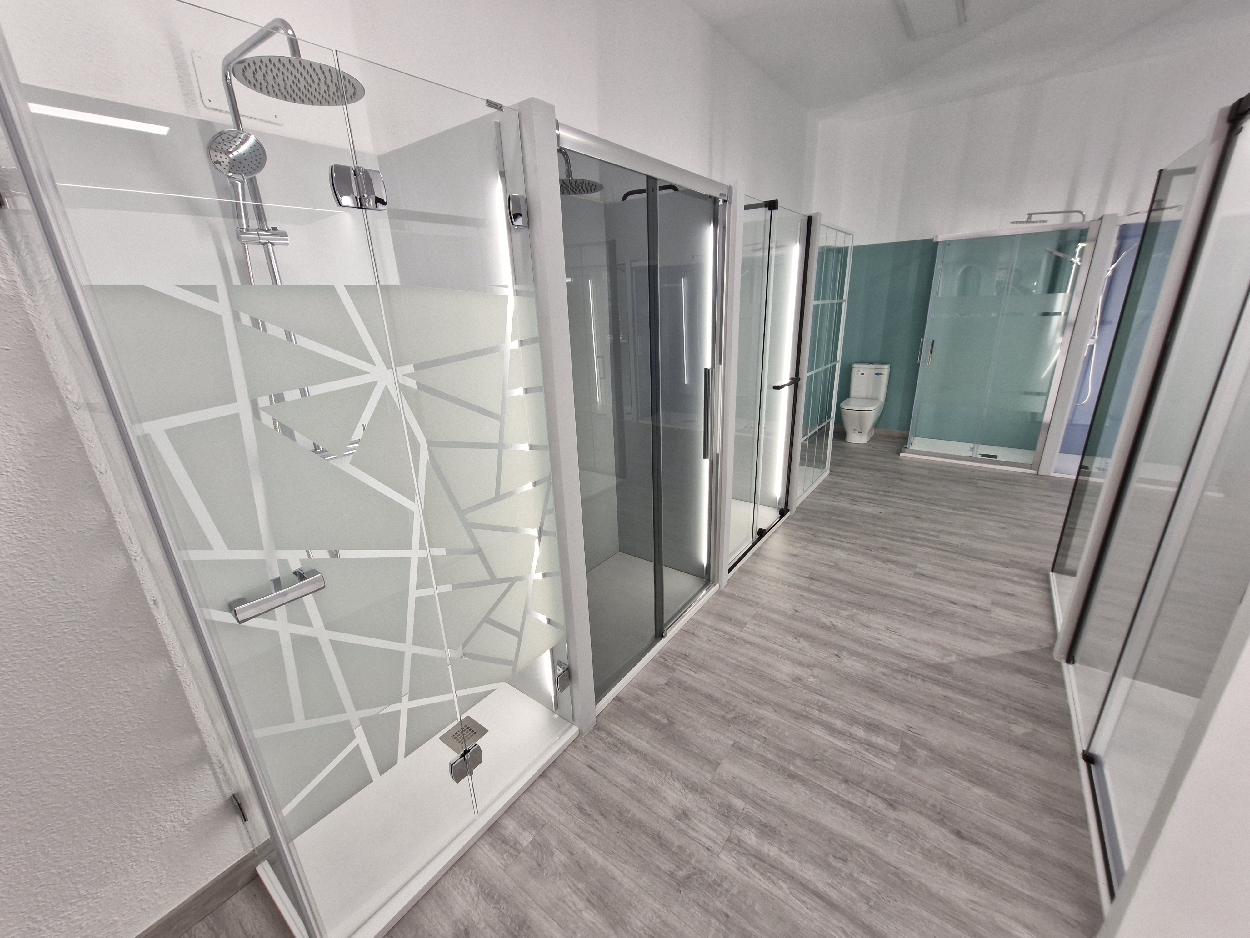 Traspaso de tienda de mamparas y muebles de baño en Tres Cantos