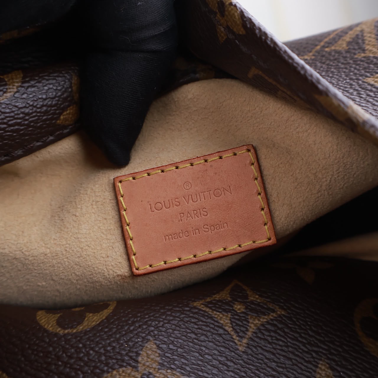 Bolso Louis Vuitton Artsy GM Monogram