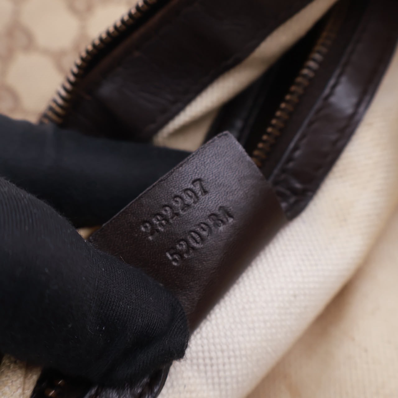 Bolso Gucci Scarlett Hobo GG Canvas