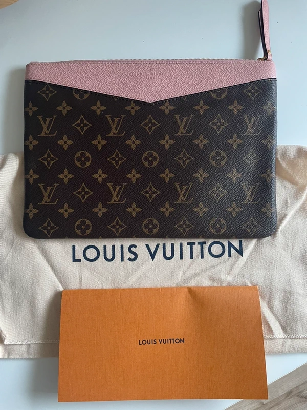 Louis Vuitton Daily Pouch