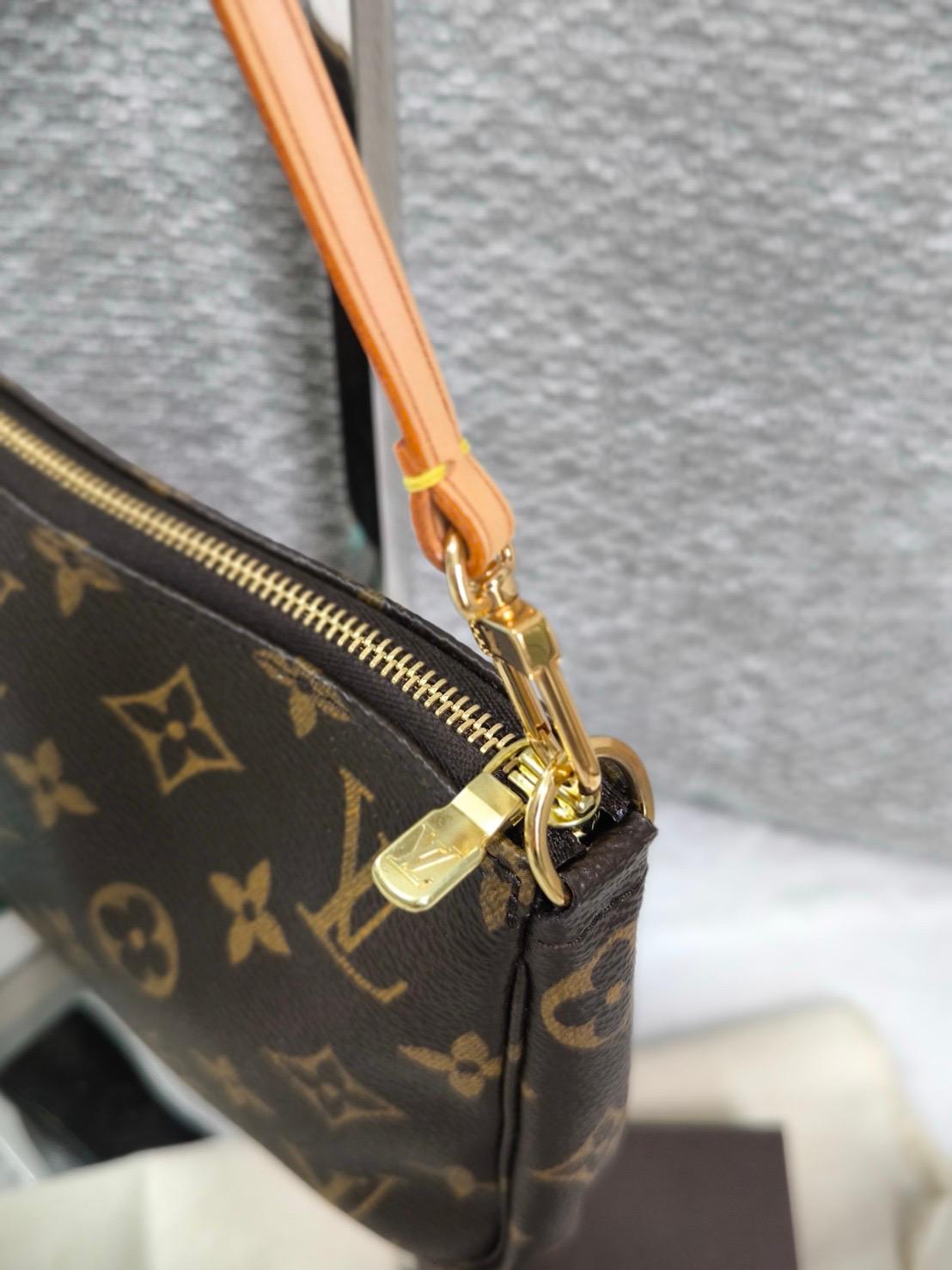 Bolso Louis Vuitton Pochette Accessoires