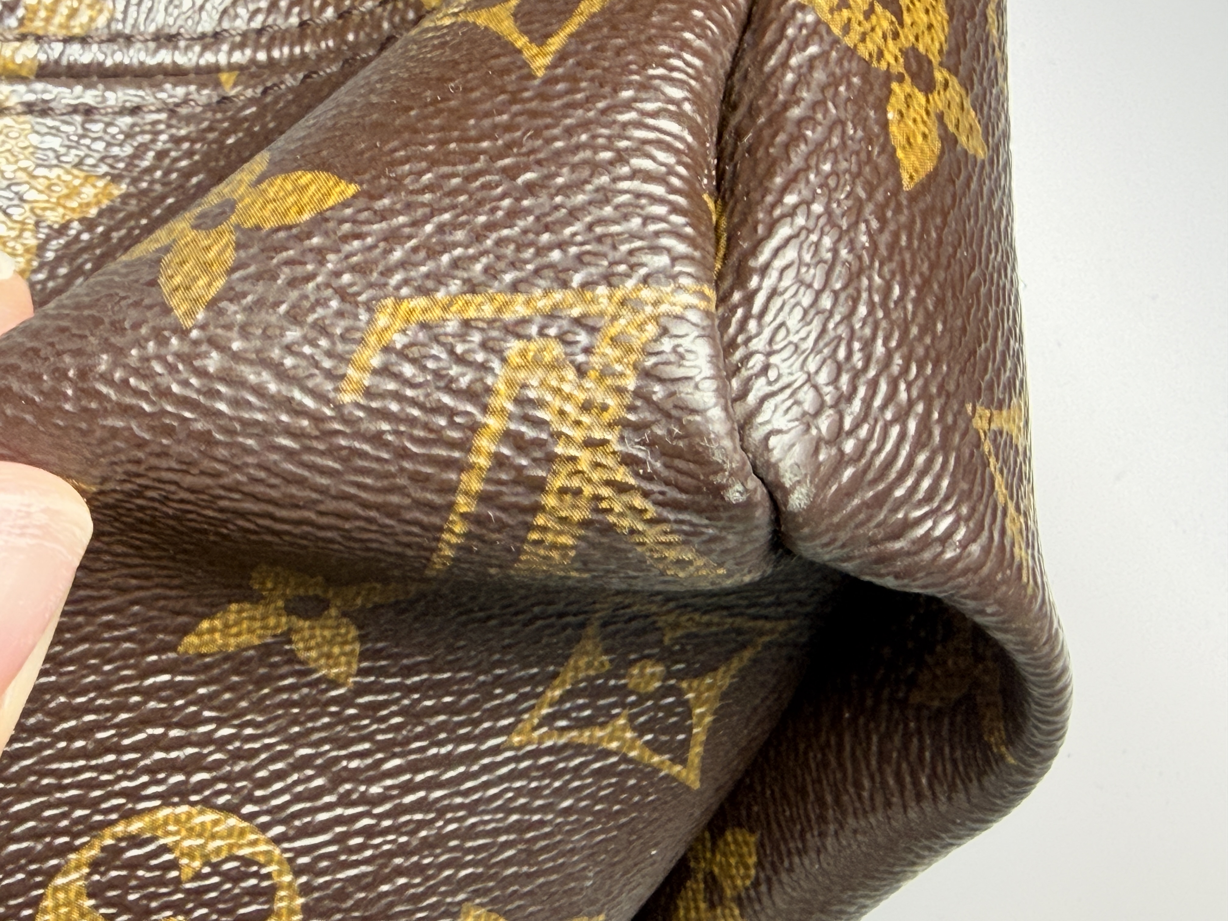 Louis Vuitton Artsy Bag