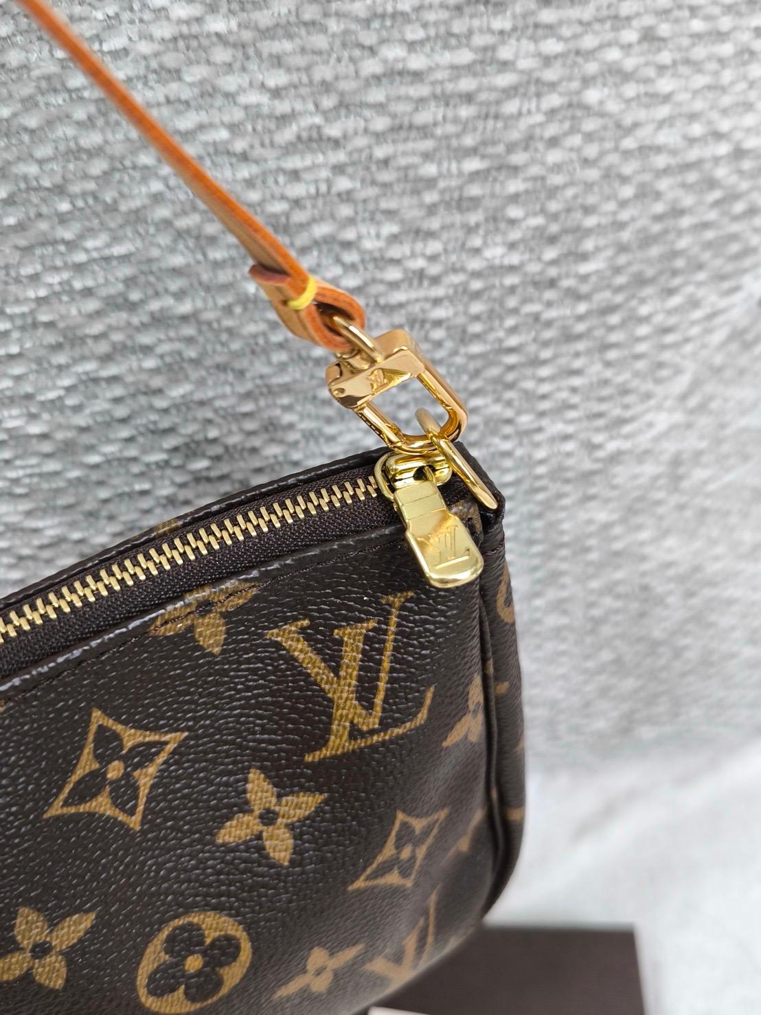 Bolso Louis Vuitton Pochette Accessoires