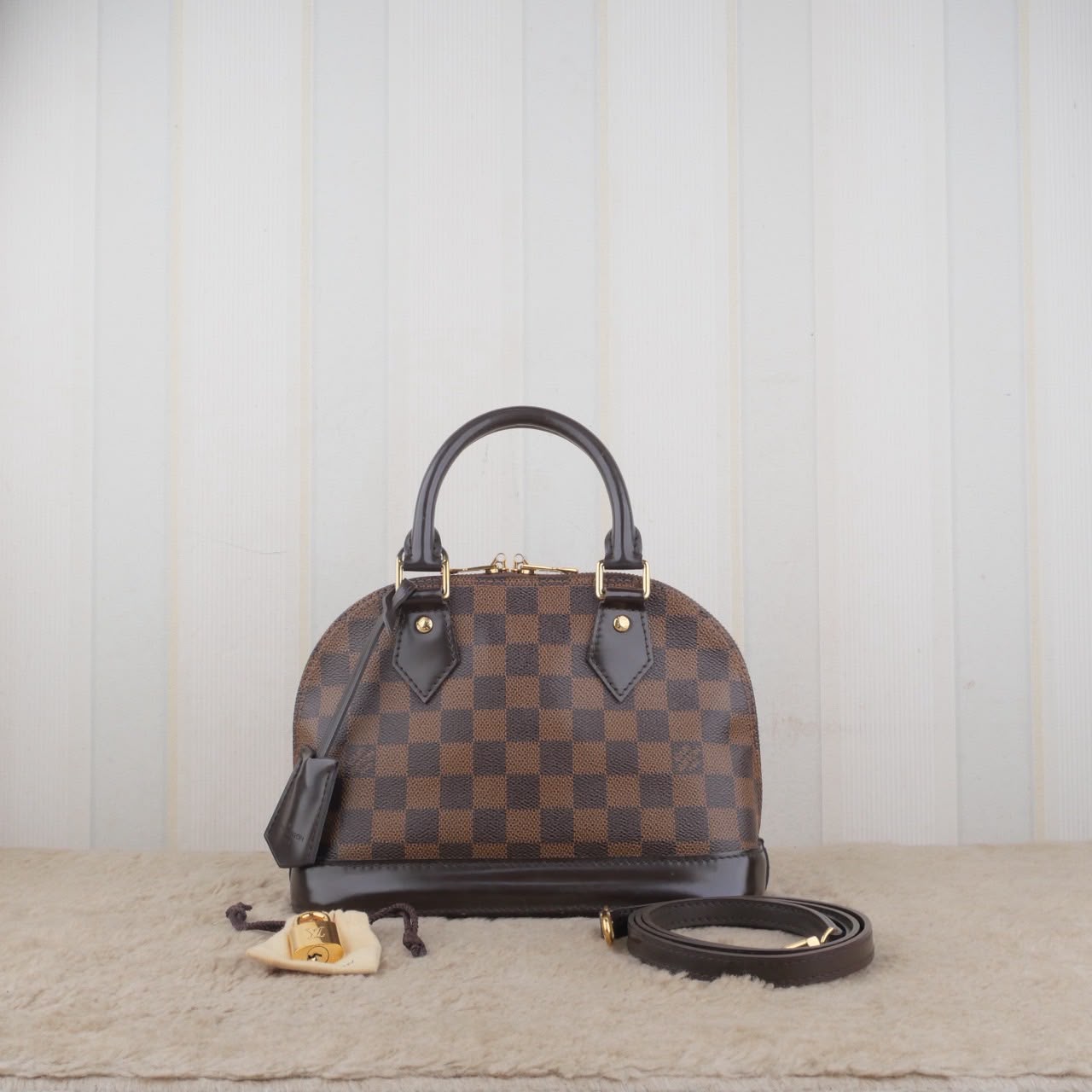 Bolso Louis Vuitton Alma BB Damier Ebene