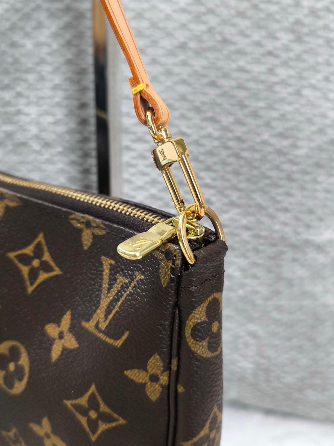 Bolso Louis Vuitton Pochette Accessoires