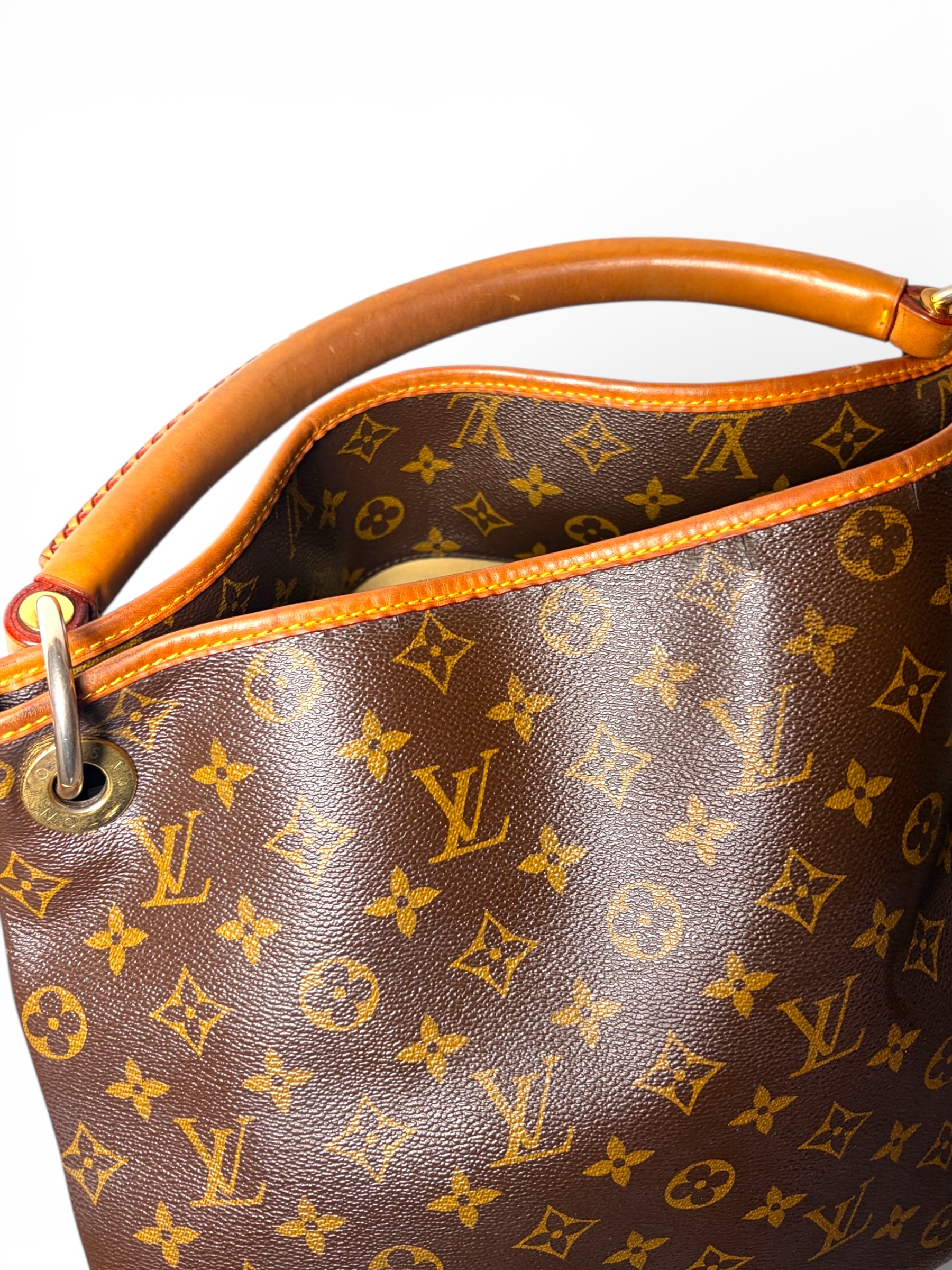 Louis Vuitton Artsy Bag